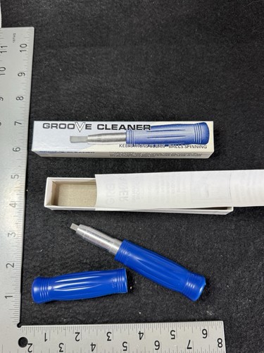 Golf club groove cleaner